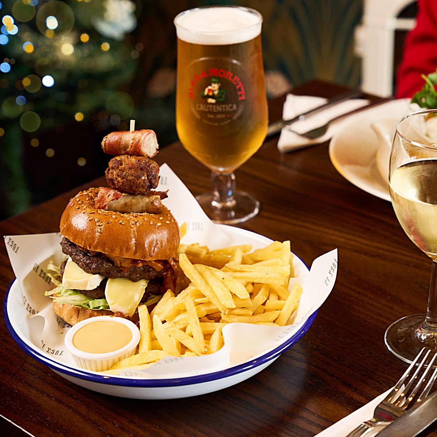 Festive Lunch & Dinner at The Red Lion in Newburgh Village